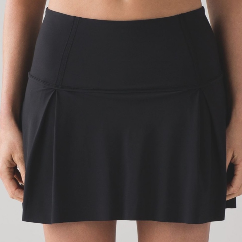 ⭐️Lululemon Lost in Pace Skirt Reg size 12⭐️